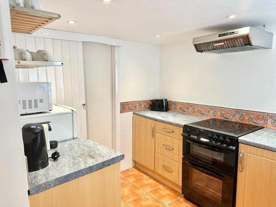Ship Cottage Tenby Beach 50M מראה חיצוני תמונה