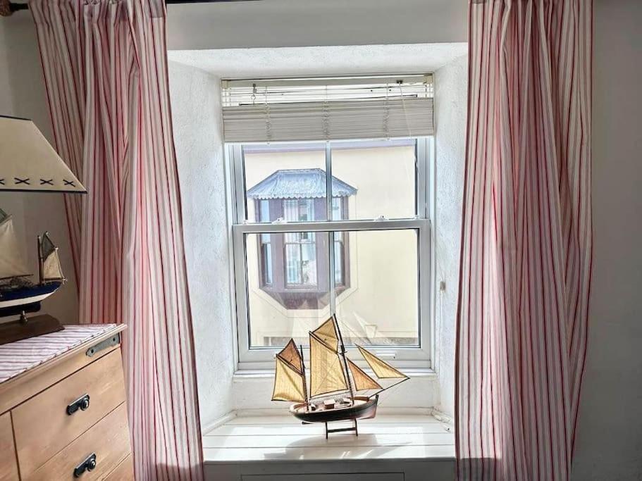 Ship Cottage Tenby Beach 50M מראה חיצוני תמונה